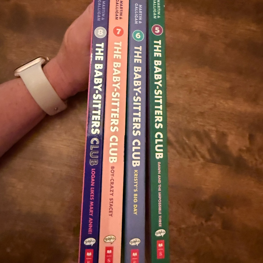 The Baby-Sitters Club Graphic Novels Set - Picture 4 of 8